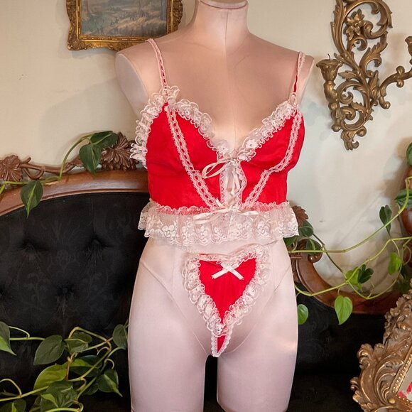 Vintage Sexy Lingerie Bra + Panties Ruffle heart High Cut Size S Red/White